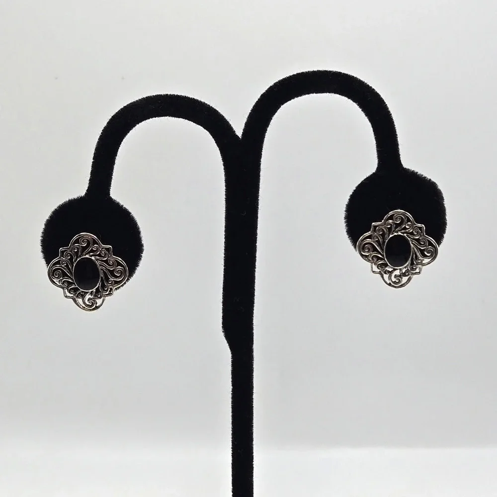 Filigree Post Earrings Black Stone Silvertone Geometric Classic Preppy Retro .5